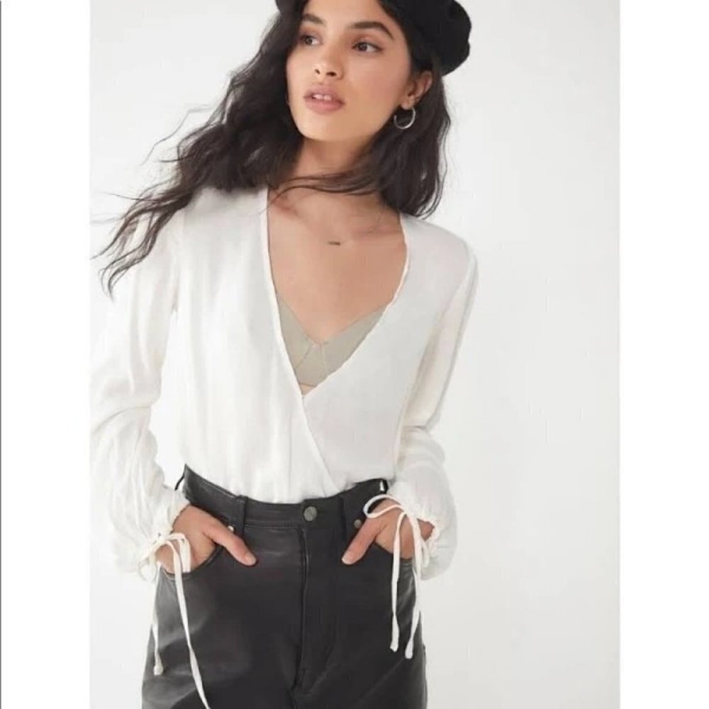 Urban Outfitters Georgie Surplice White Top Faux Wrap Sheer Long Sleeves size XS